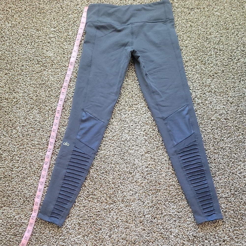 Alo Yoga Gray Ribbed Women's Leggings - Picture 2 of 7